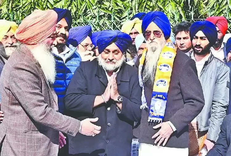 Sukhbir Badal raised questions on appointment letter of 11 judges