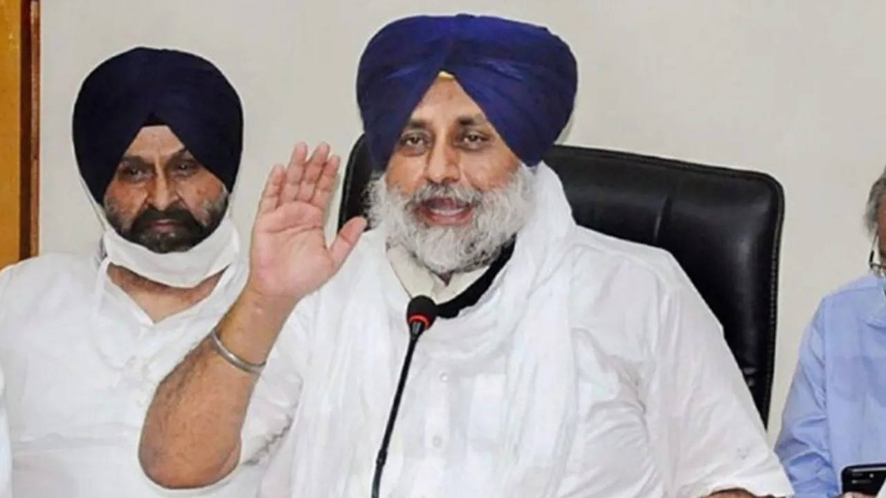 Sukhbir Badal raised questions on appointment letter of 11 judges