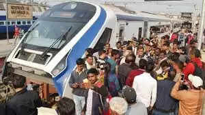 क्योंकि वंदे भारत ट्रेन देश की पहली ऐसी ट्रेन है जिसे सात्विक सर्टिफिकेट दिया गया है। 